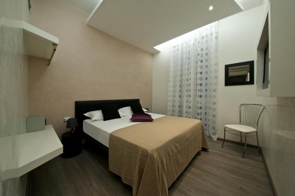 Roma Naif Rooms 2* Rom